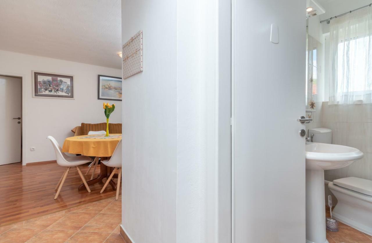 Apartment Dinka Trogir Exterior foto