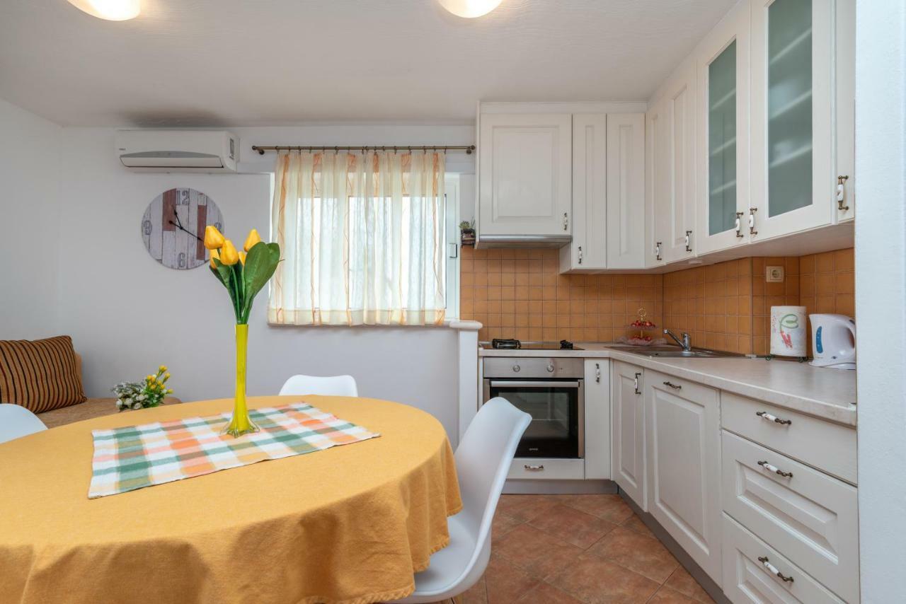 Apartment Dinka Trogir Exterior foto