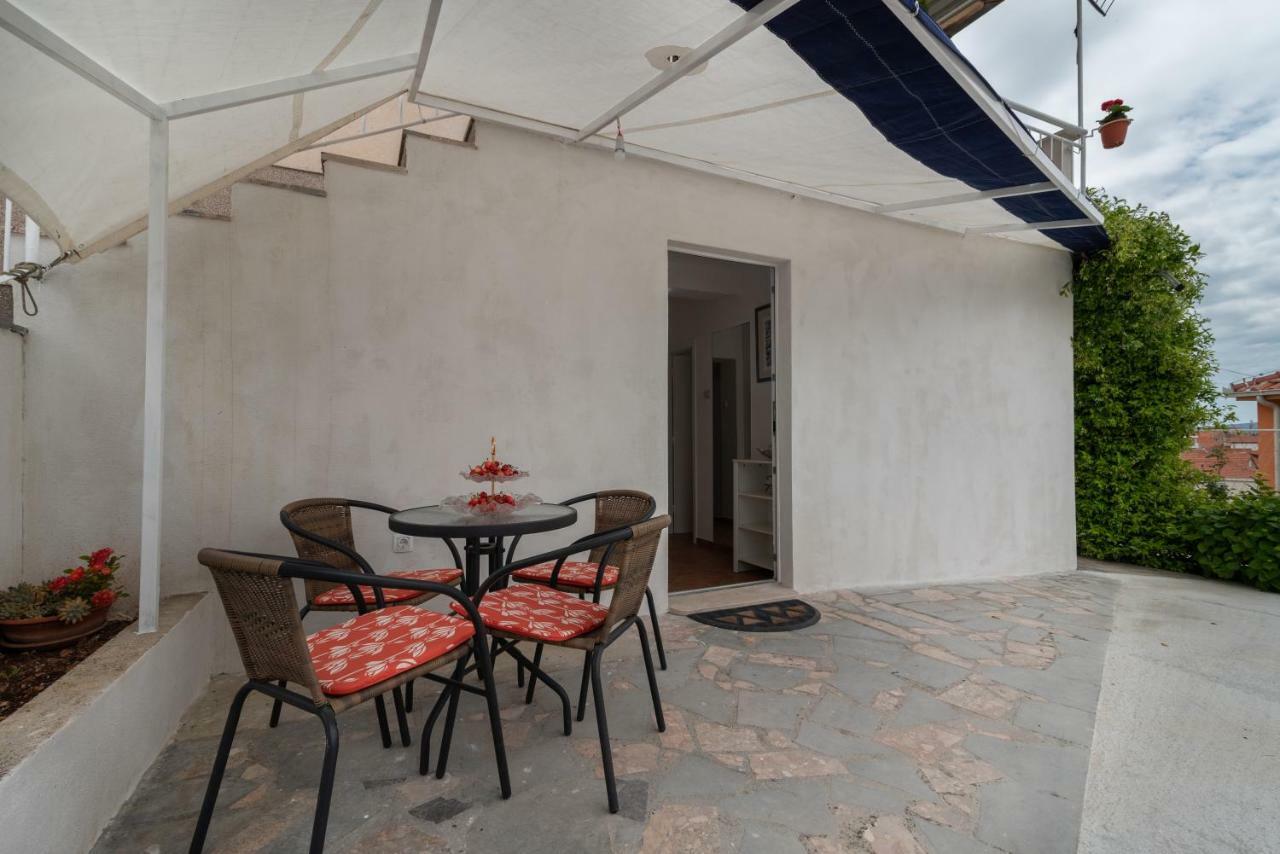 Apartment Dinka Trogir Exterior foto