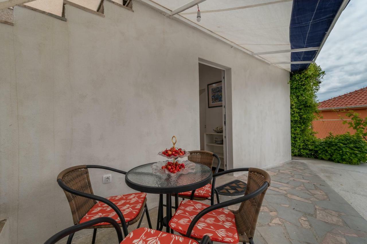 Apartment Dinka Trogir Exterior foto